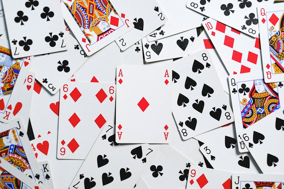 Şık bir bahis mekanında blackjack masası, oyuncuların heyecanla oyun oynadığı anı yansıtıyor.